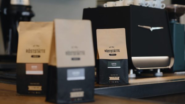 Kaffee aus dem Vollautomaten: Unsere Espresso Topseller auf dem Tresen.